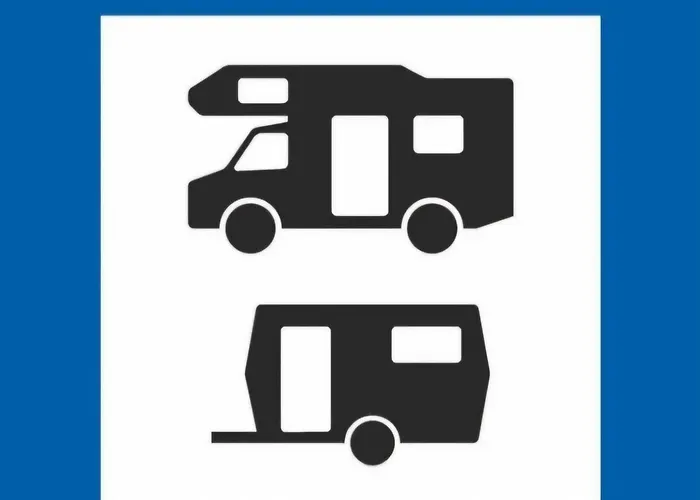 - Wohnmobilstellplatz In Der Seenplatte 营地